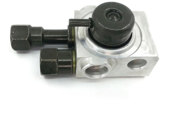 Fuel Pressure Regulator - 1988-1993 Pontiac Grand Prix 3.1L V6 - SKP 4722-07358831