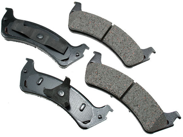 Rear Brake Pad Set - 2002-2005 Ford Explorer Sport Trac 4.0L V6 - Akebono 18629-05009595