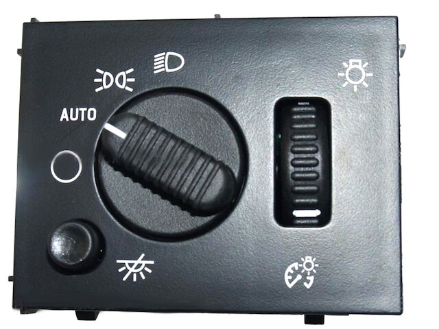 Headlight Switch - 2003-2006 Chevrolet Silverado 1500 - Standard Motor Products 3695-02608085