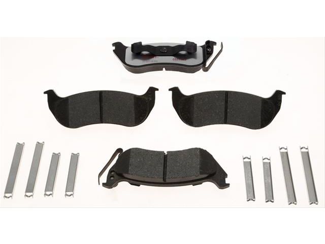 Rear Brake Pad Set - 2004-2006 Jeep TJ - Raybestos 29023-07405593