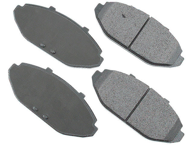 Front Brake Pad Set - 1998-2002 Lincoln Town Car 4.6L V8 - Akebono 5679-05009624